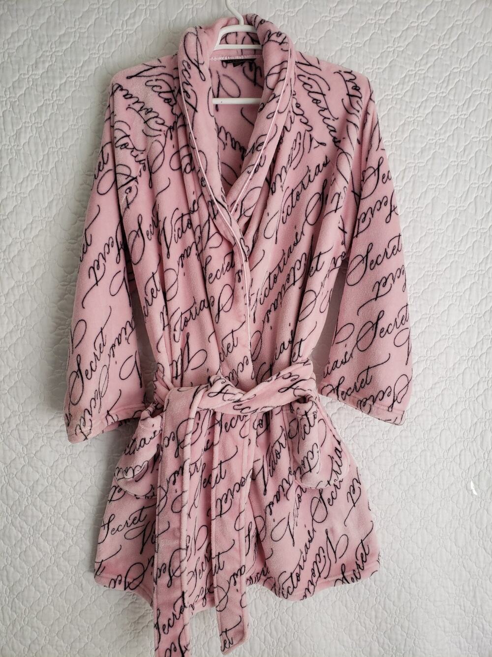 Pink Victoria's Secret Women Robe Sz L Pink Logo Print Plush Fleece Belted Cozy